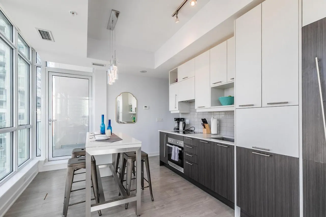 High-End 2 Bedroom Condo - Entertainment District, Downtown - City Skyline View & Balcony Toronto 0*,  Canada